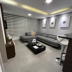 https://beautiful-and-cozy-suite-near-carolina-park.hotelsquito.com