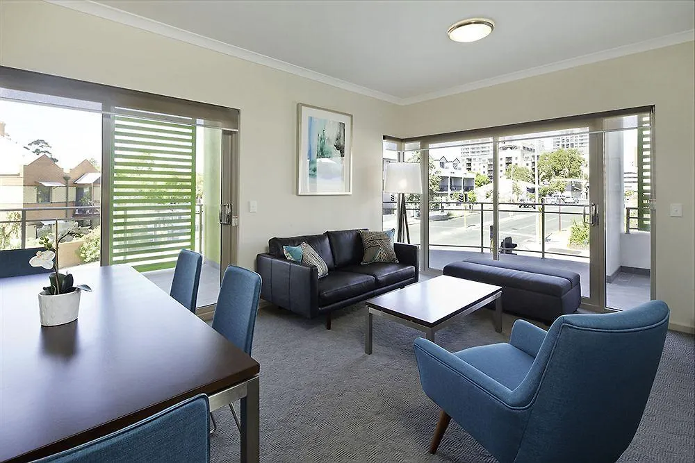 Baileys Serviced Apartments Perth 4*,