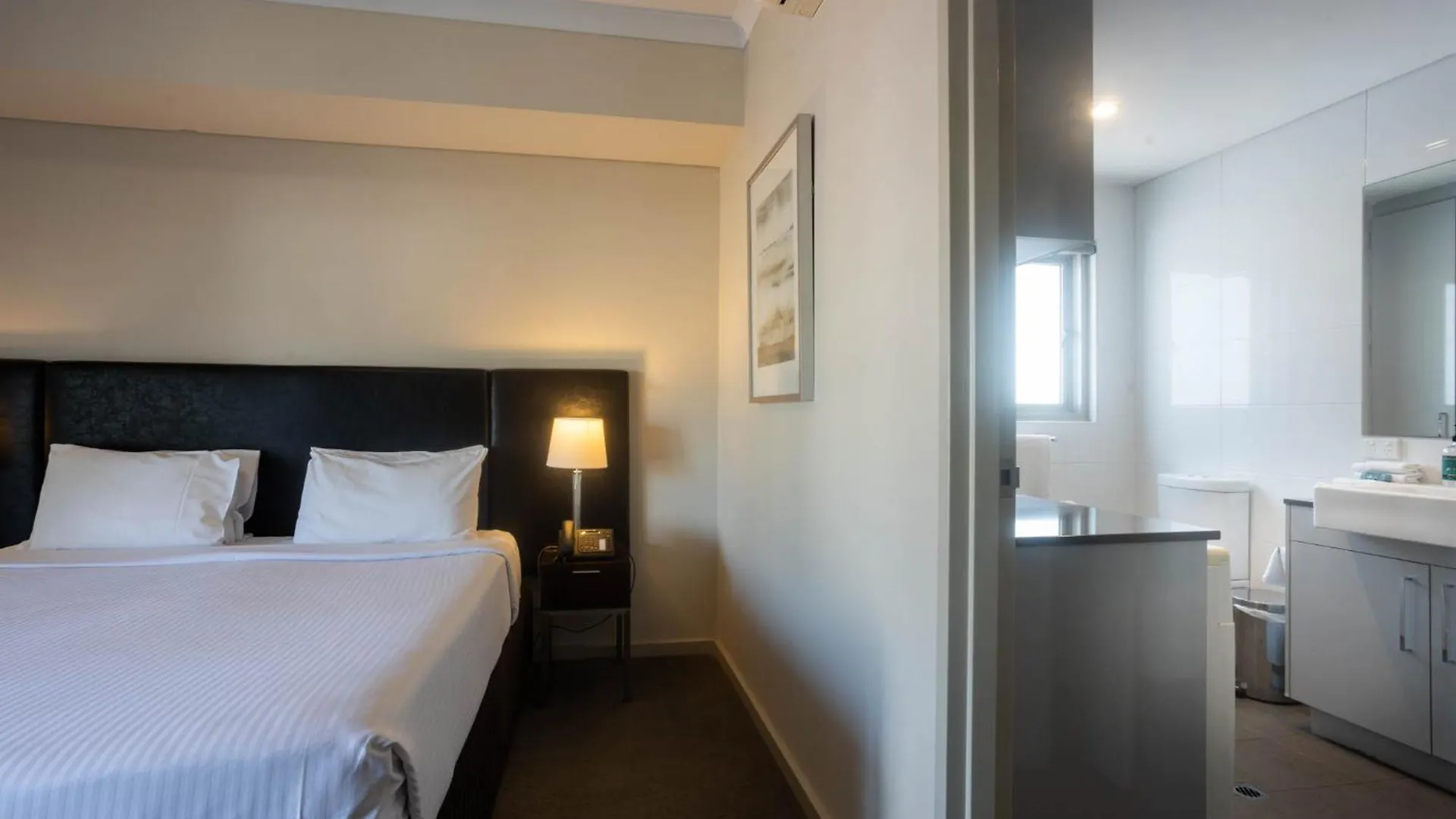 Baileys Serviced Apartments Perth 4*,  Australia